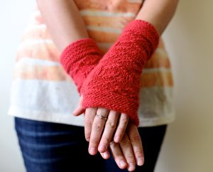 Lovely Fingerless Mittens knitting pattern - Mitaines d'amour sans doigt patron de tricot