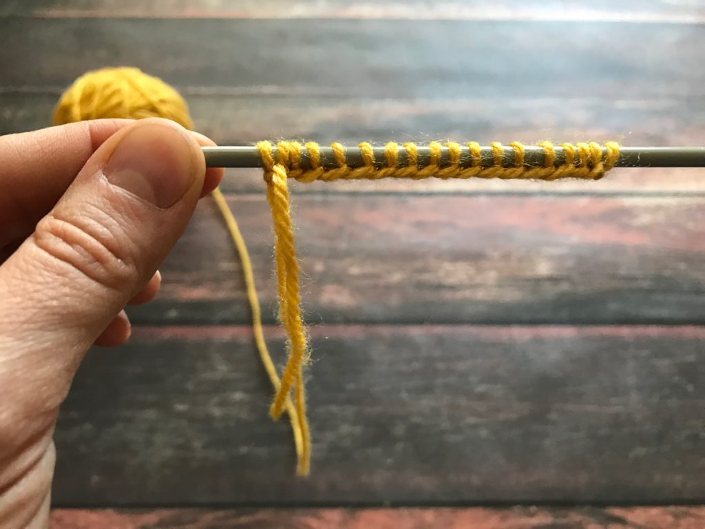 How to cast on using the long tail cast on