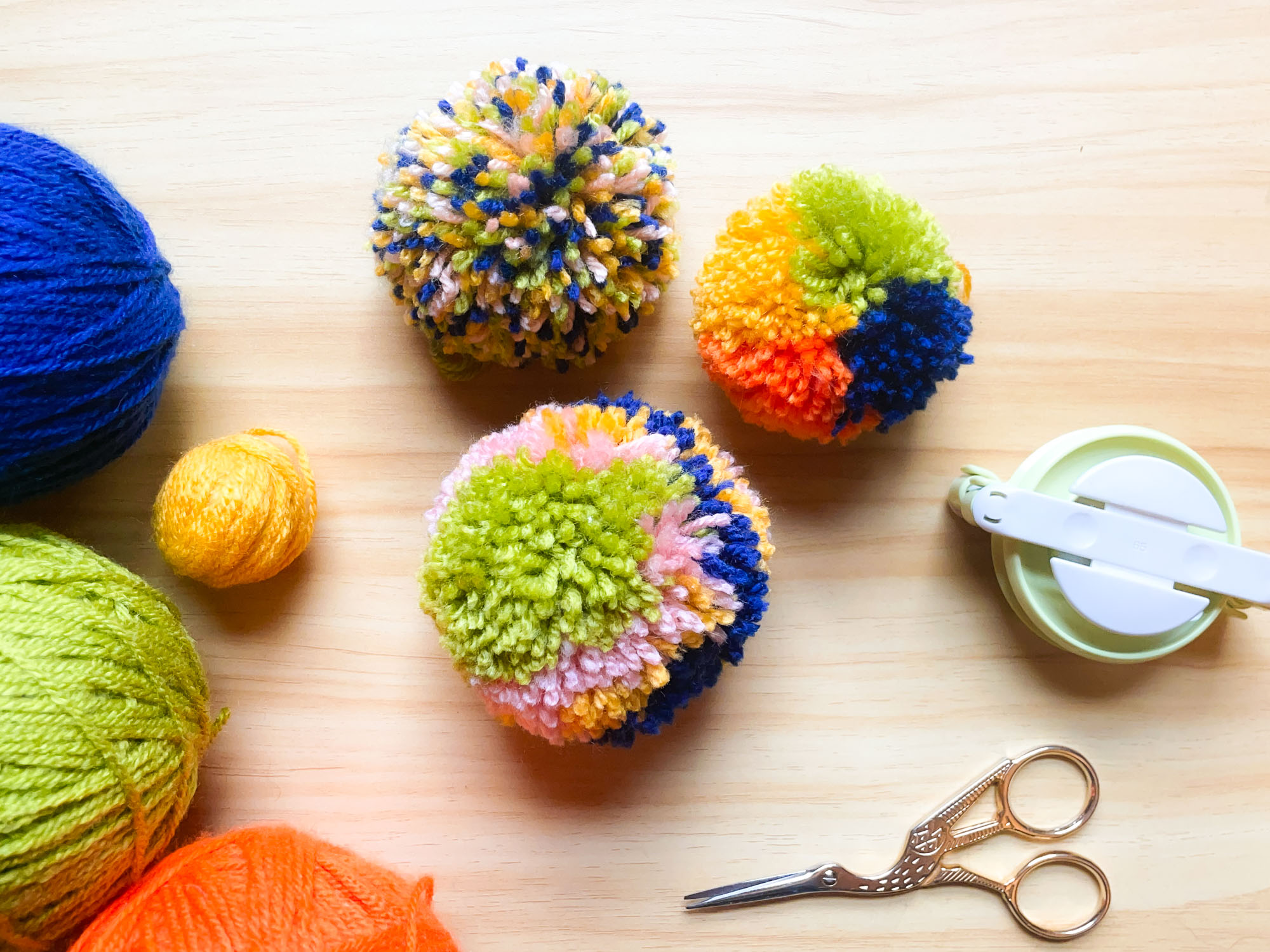 Trois M thodes Pour Faire Un Pompon Multicolore Gabrielle V zina Trois M thodes Pour Faire Un Pompon Multicolore Gabrielle V zina