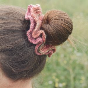 Filigree Scrunchie Knitting Pattern - Patron de tricot du chouchou Filigrane